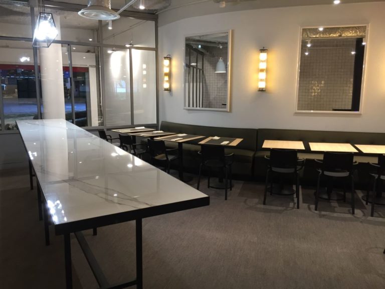 Découpe de céramique sur mesure pour mobilier de restaurant