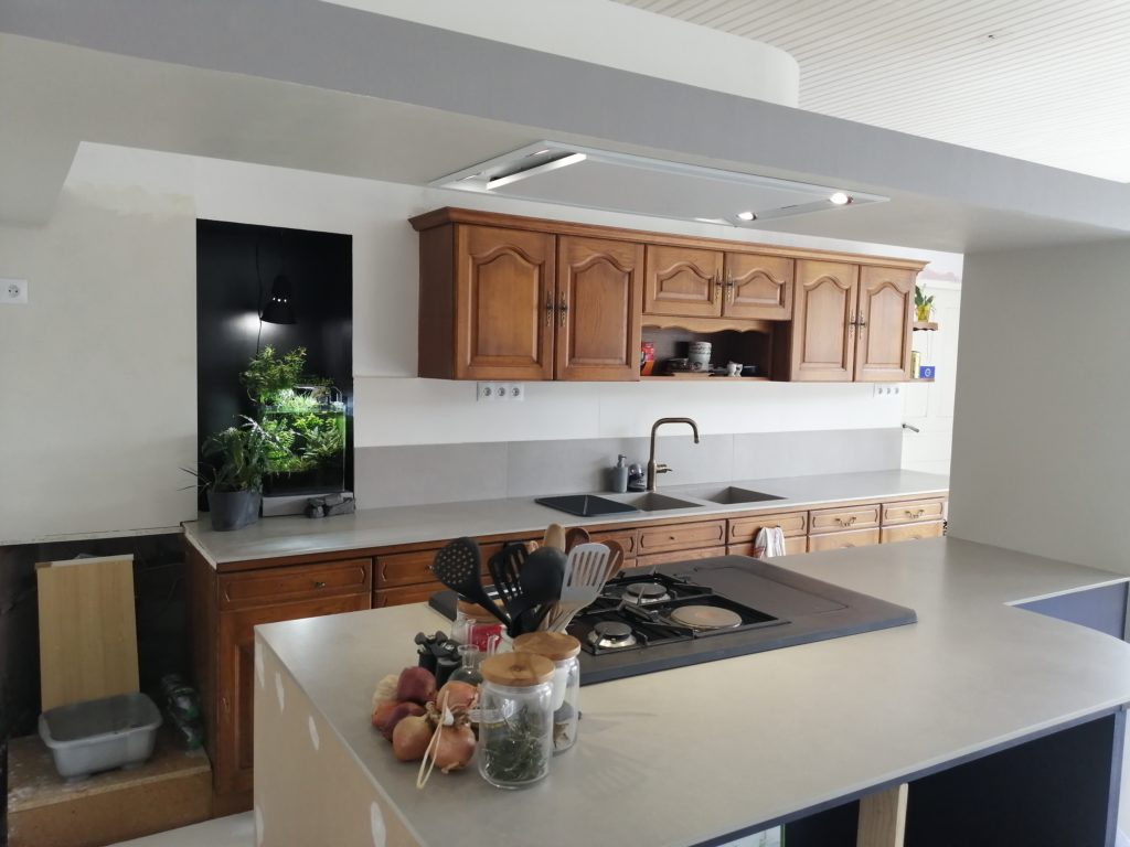 Découpe de céramique sur mesure pour l'agencement de cuisine