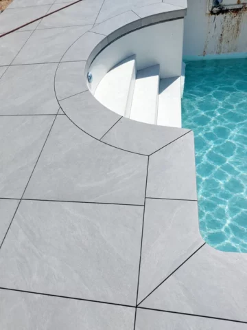 Façonnage de margelles de piscine