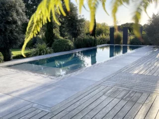 Façonnage de margelles de piscine